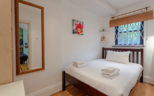 2 Bedroom Apartment With Garden in Chelsea