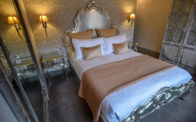 The Kingsbury at No7 & No8