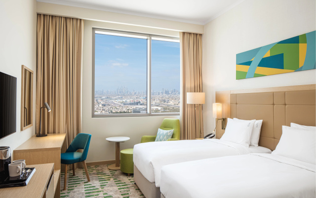Holiday Inn Hotel & Suites Dubai Science Park by IHG - Image 3