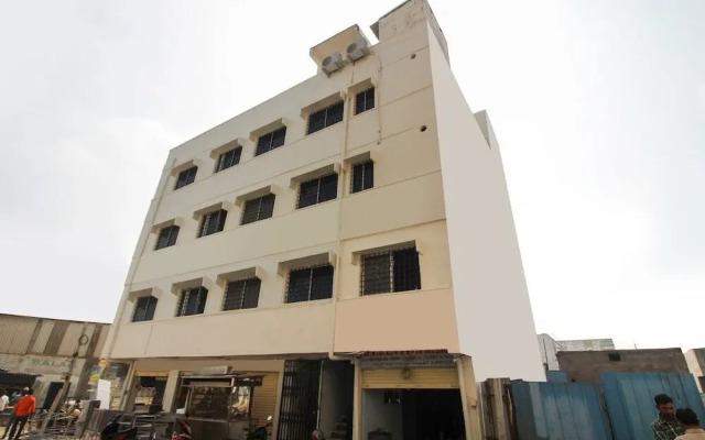 M & M Rooms by OYO Rooms