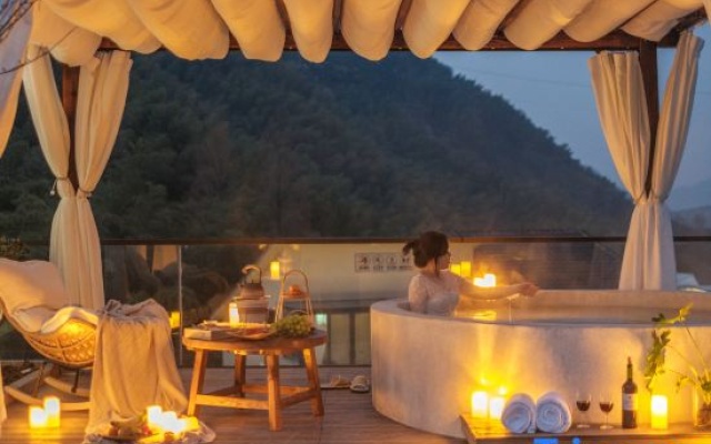Anji Fuyun Mountain Foot · Mountain Wilderness Hot Spring Resort B&B – Outside – Huzhou