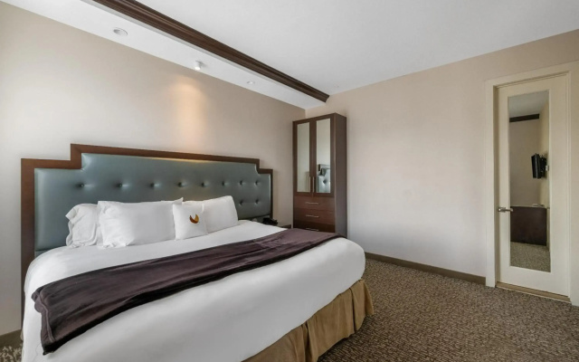 Aura Hotel Brooklyn