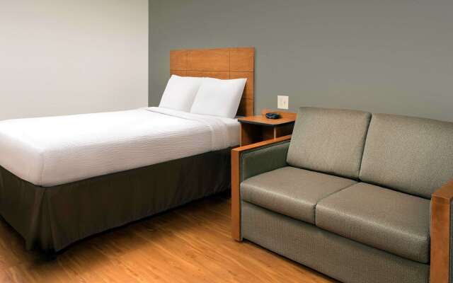 Extended Stay America Select Suites - Cleveland - Airport