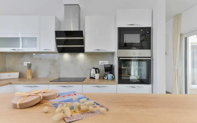 Vila Regina with pool