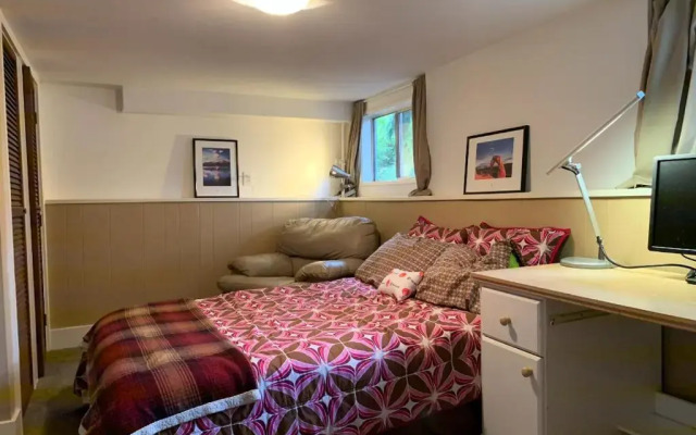 Private Suite 3 Bedrooms&Living near U-District