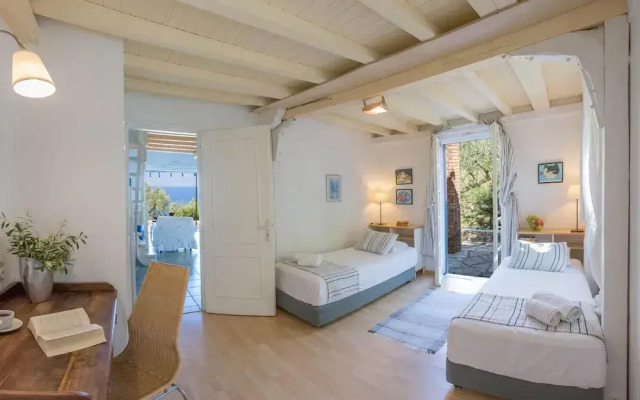 Villa Thalia - Agios Nikitas Villas