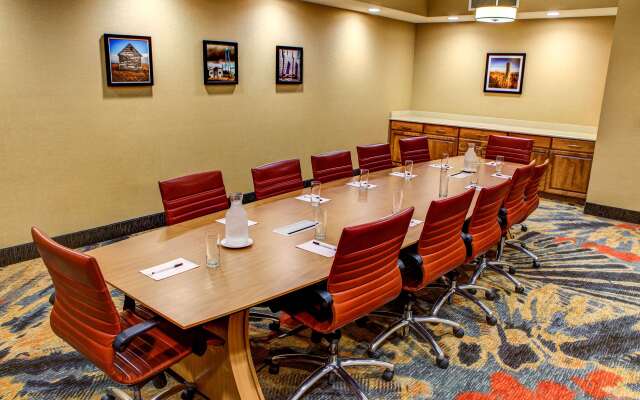 DoubleTree by Hilton West Fargo Sanford Medical Center Area