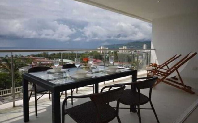 Sunset Plaza Holiday Apartment