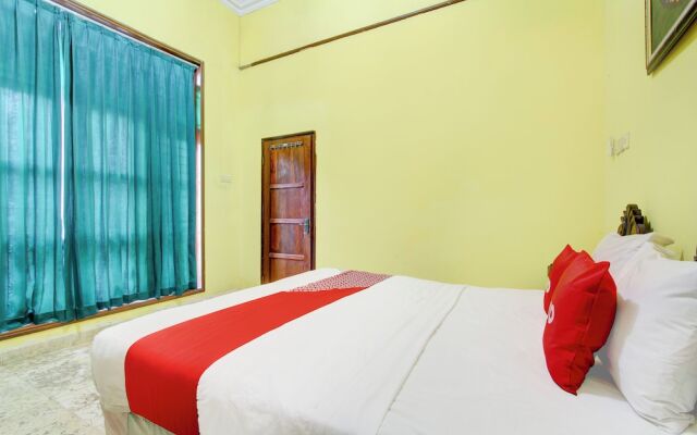 OYO 94009 Homestay Ndalem Kademangan