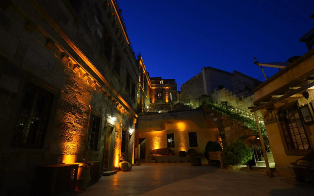 Vineyard Cave Hotel
