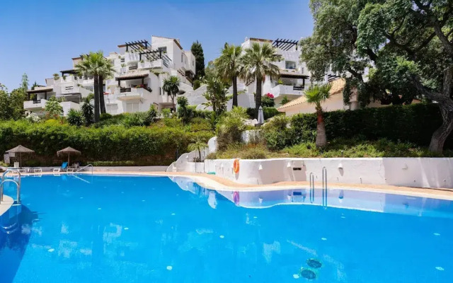 Ojen Retreat With Pool