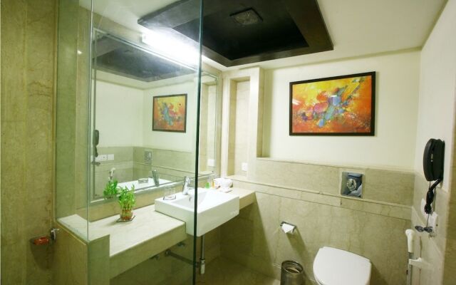 Karon Hotel - Lajpat Nagar