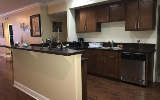 2 Bed 2 Bath in Studio City