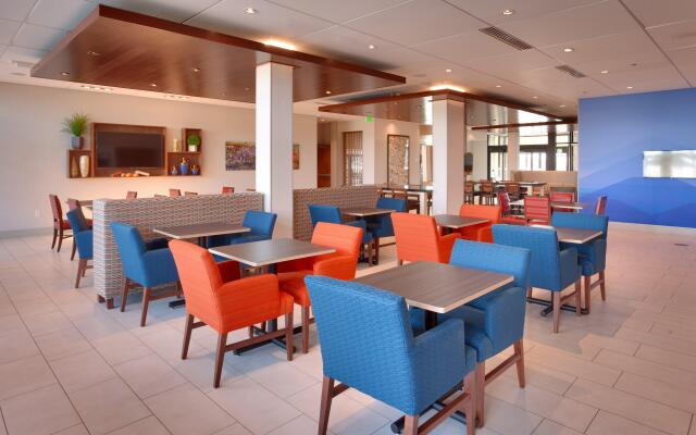 Holiday Inn Express & Suites Phoenix West - Buckeye by IHG