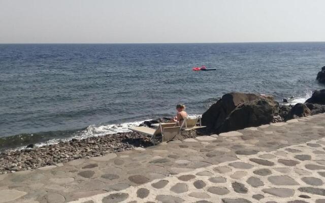 Alicudi Giardino dei Carrubi- al gradino 365