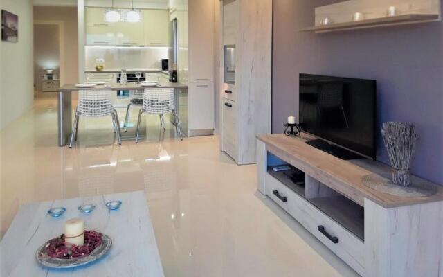Sunshine Home 3 with Sea View