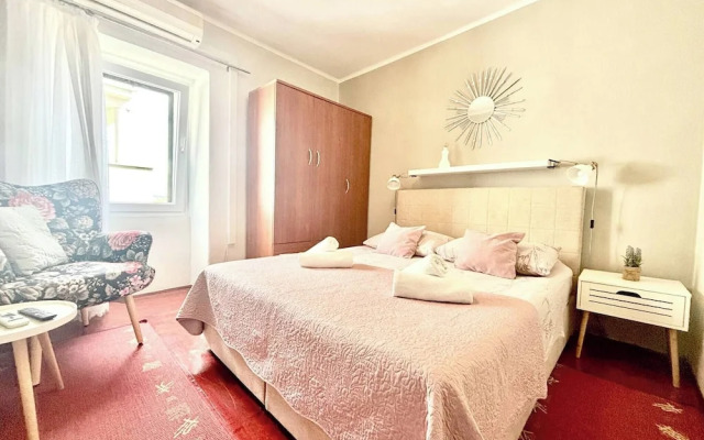 Cozy one Bedroom Apartment Pietra Storica