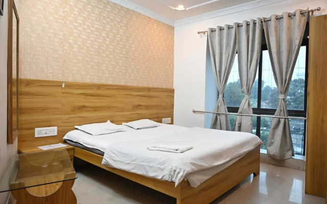 OYO 27950 Hotel Priyanka International