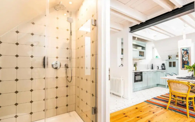 2HomeRent Emily