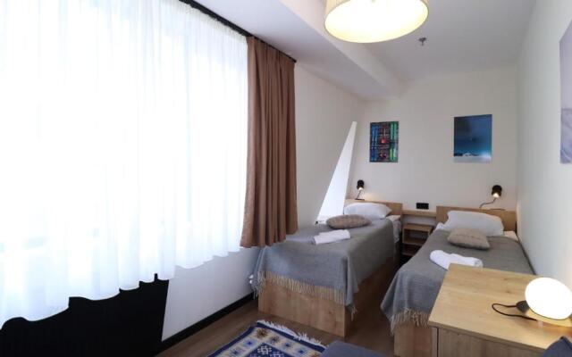 Joli s 2BR Apartment in Marshall project