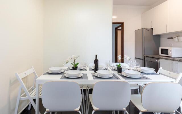 Deluxe Bright Flat with Netflix by Host Wise