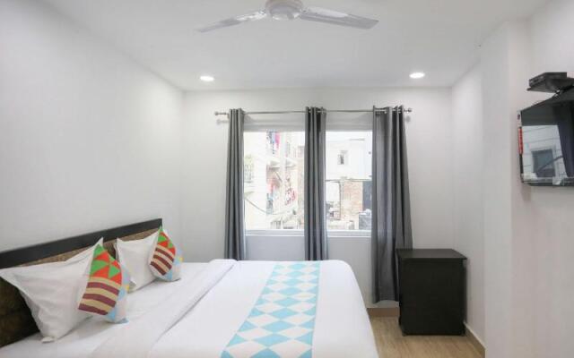 OYO 79600 The Premium Villa