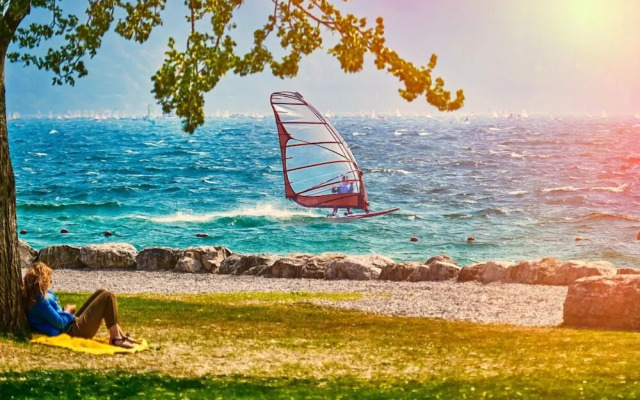 Torbole Relax, Pool & Balcony Apartment 2