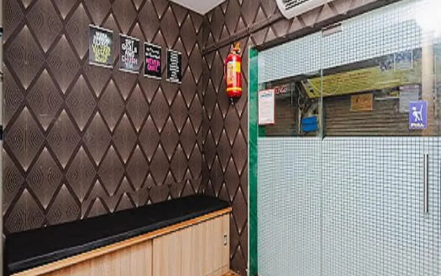 Golden Sands Dormitory & Single AC Rooms