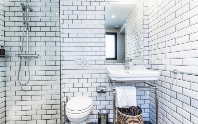 Terreno Suites