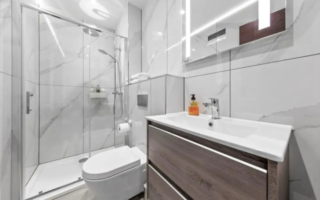 Luxury Flat Near Leicester Square Central London