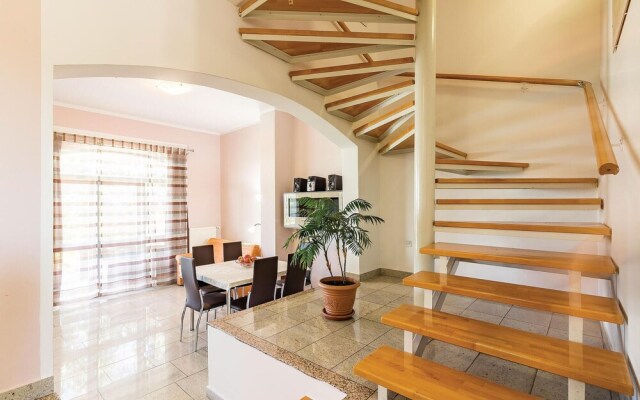 Stunning Home in Pula With Wifi and 6 Bedrooms