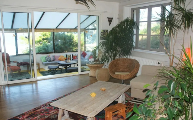 Cottage in Locquirec With Beach Access