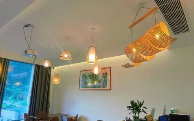 Xi Wei Homestay (Moon Bay Scenic Area Branch)