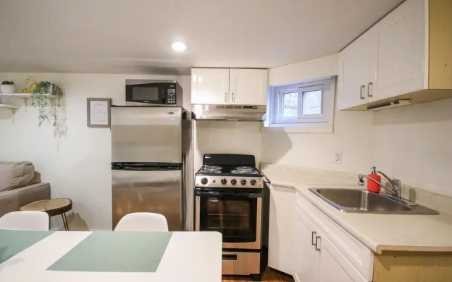 Leslieville Cozy & Bright Apt in Trendy Beaches