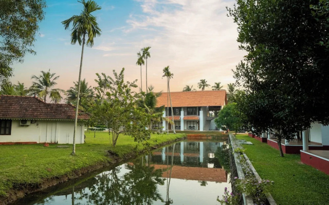 Palmgrove Lake Resort