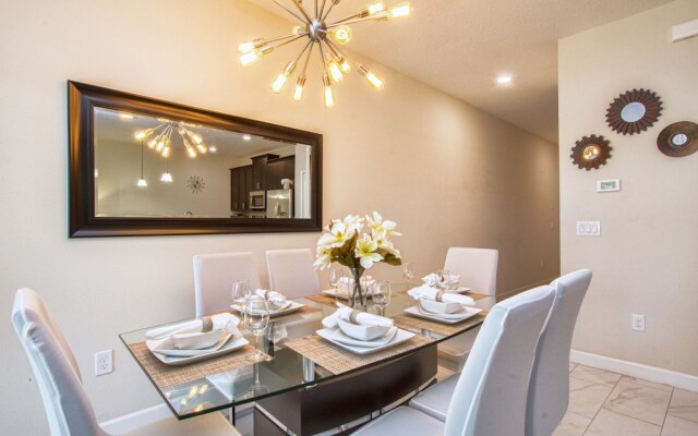 Storey Lake 4 Bedroom Townhome w Splashpool - 1625ST