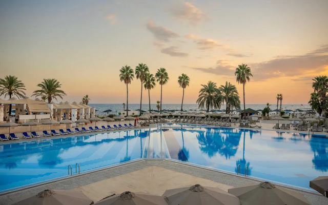 Adora Hotel & Resort