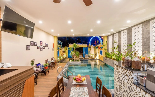 Golden Walls Homestay