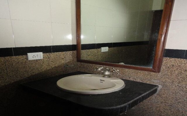 Vivek Hotel