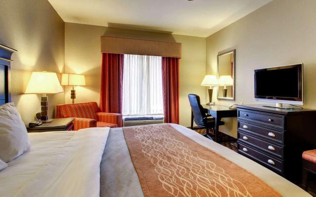 Comfort Inn & Suites Clinton - Jackson West