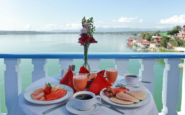 Hotel Villa Bejar Tequesquitengo