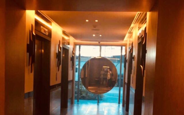 2 Bedroom Suite by Nezpril at Acqua Residence Manila