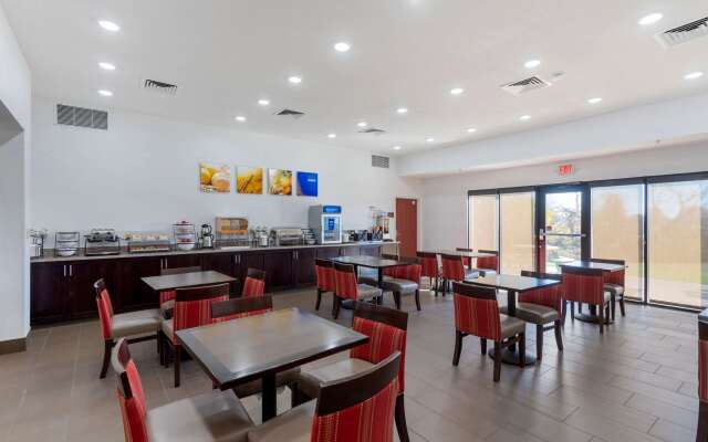 Comfort Inn & Suites Cave City