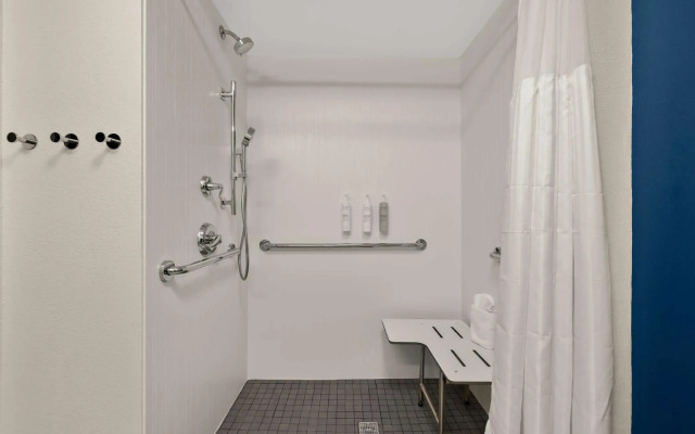 Spark by Hilton Tifton