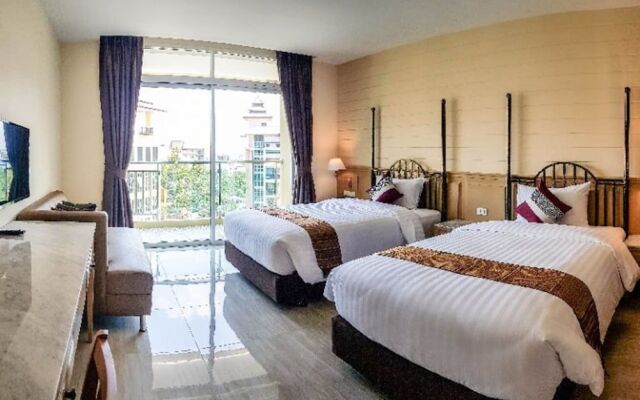 Crystal Luxury Hotel