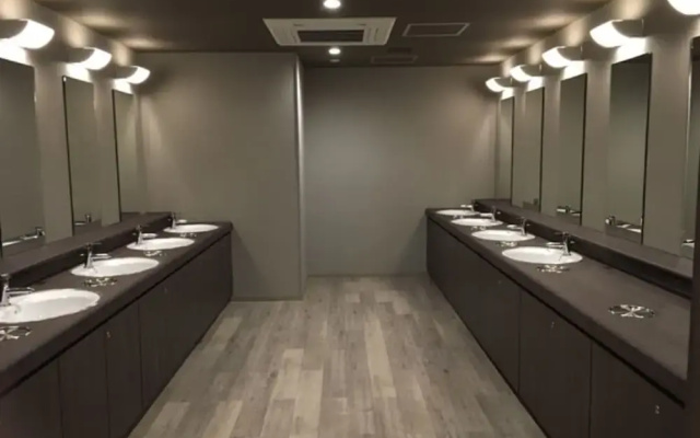 Bizcourt Cabin Susukino - Caters to Men