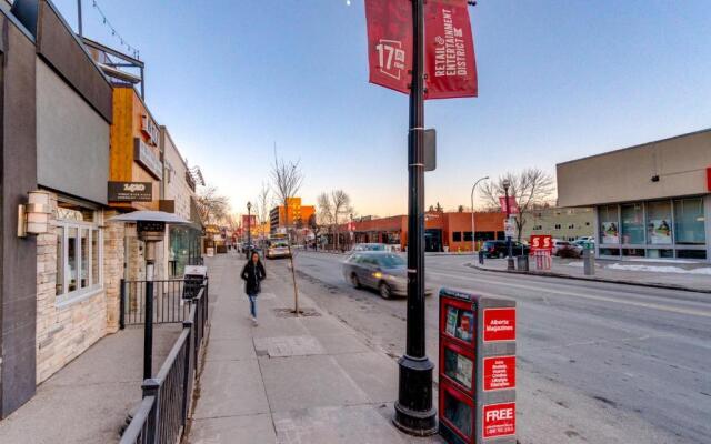 Three-Bedroom House with Walk-in Closet #29 Sunalta Downtown