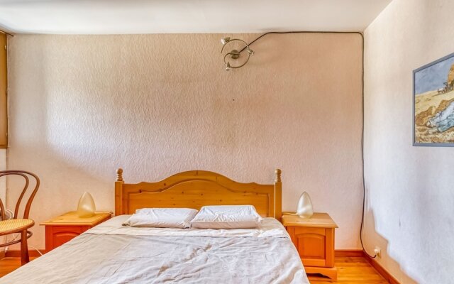 Quiant Holiday Home in Azille With Terrace