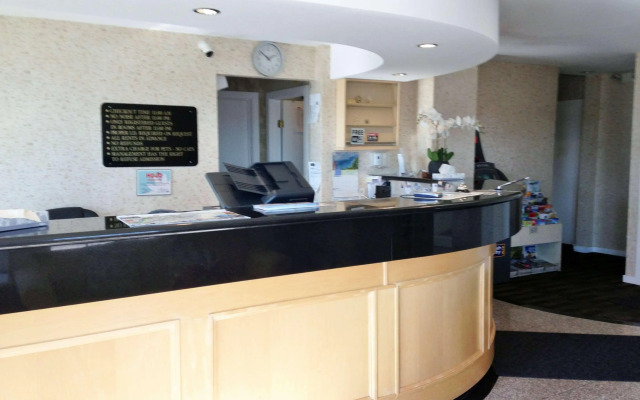 Canadas Best Value Inn Chinook Station