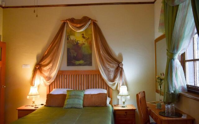 Auberge Alouette Guesthouse